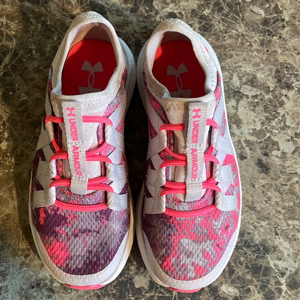 👟Girls Under Armor Tennis Shoes👟